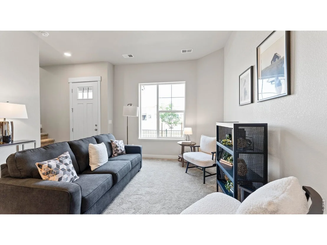 Photo of 6796 Maple Leaf Dr