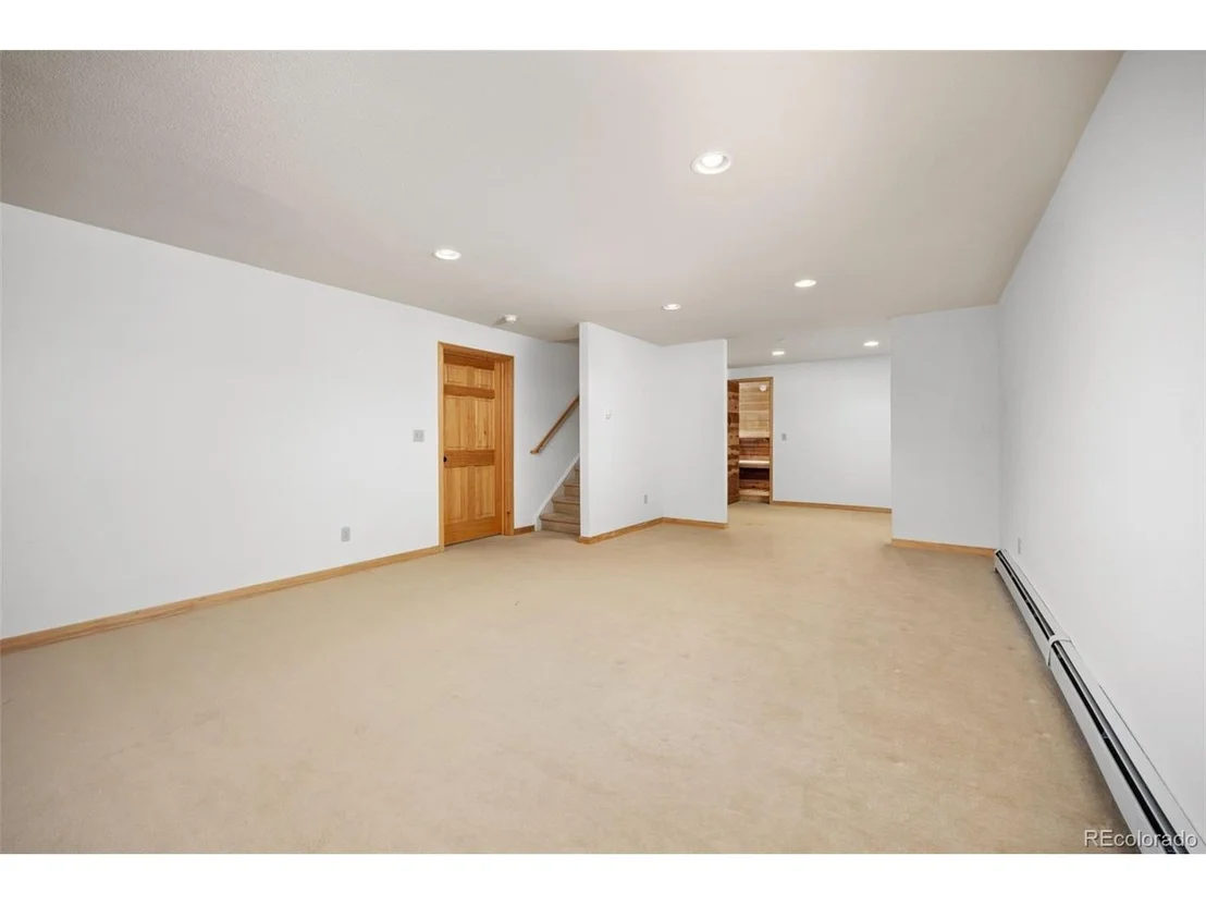 Photo of 253 Alpine Dr