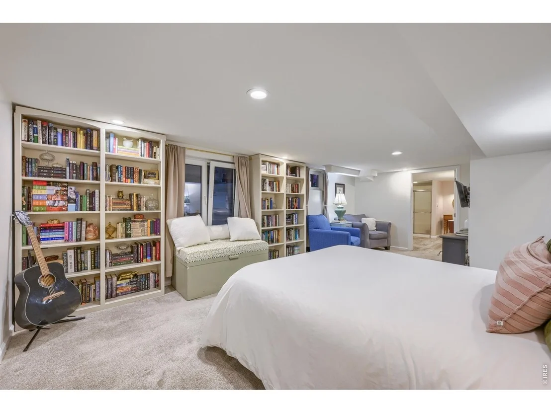 Photo of 202 8th Ave