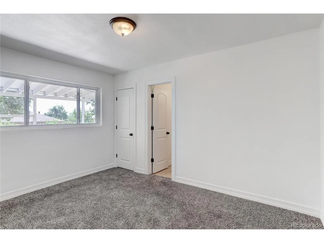Photo of 9200 Vine St