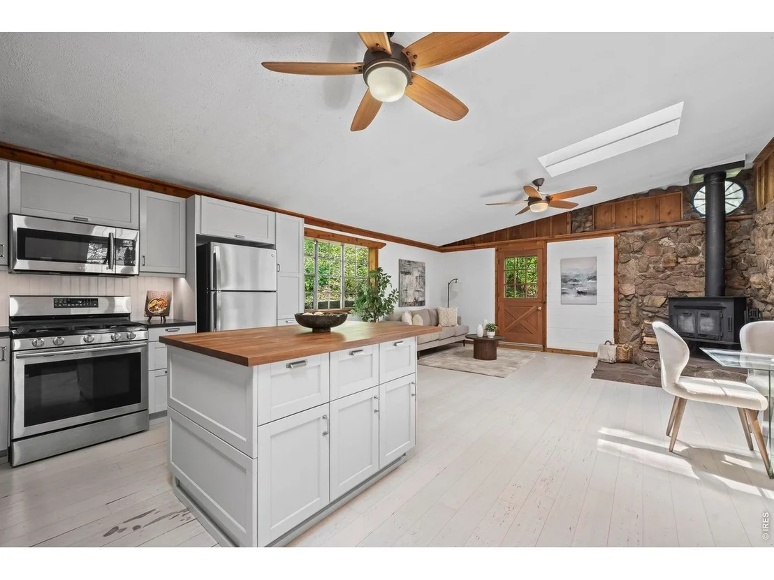 Photo of 41 Silver Spruce