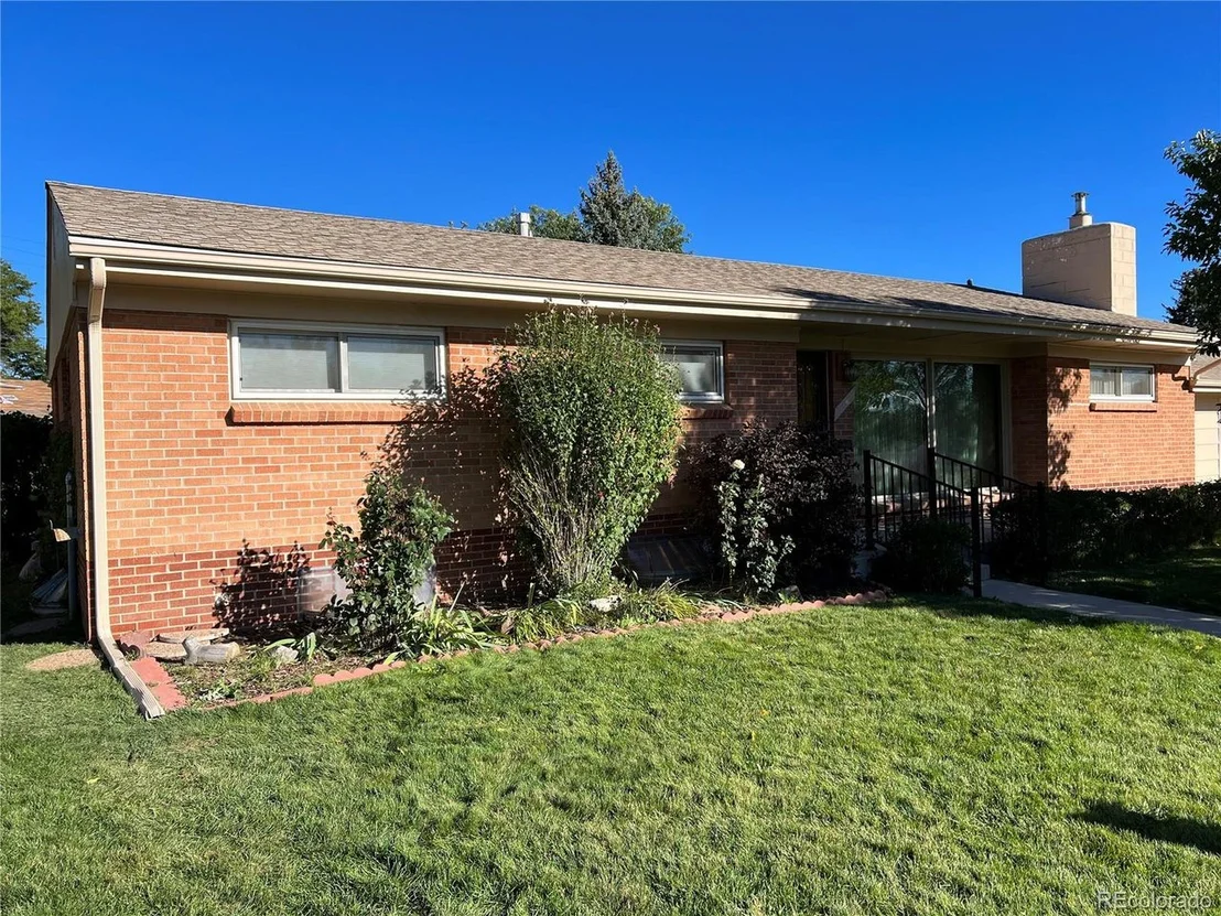Photo of 8580 Cedar Ln