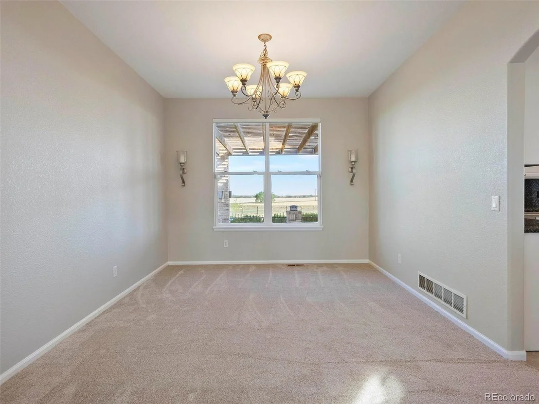 Photo of 365 Antelope Dr W