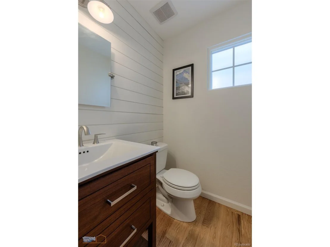 Photo of 592 Spruce Cir