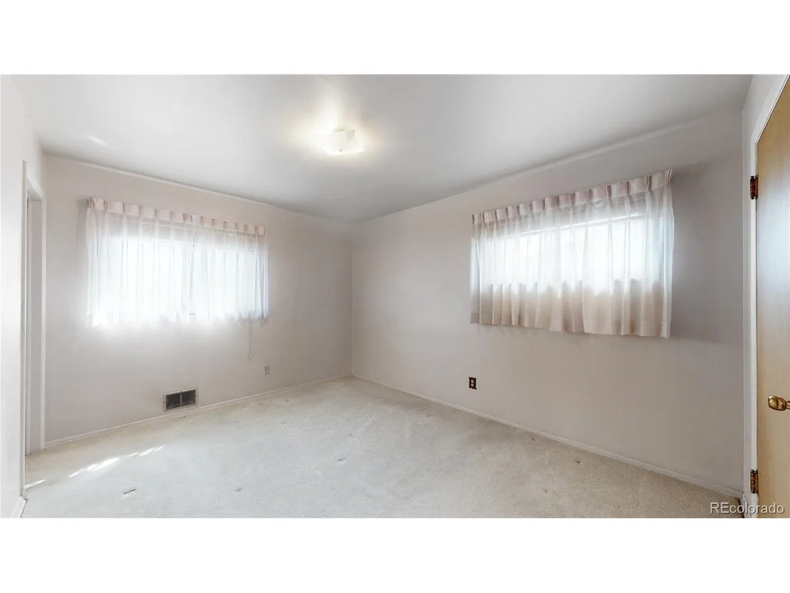 Photo of 6684 Kline St