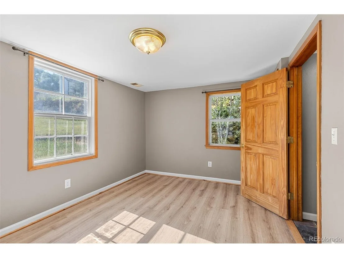 Photo of 350 Spring St