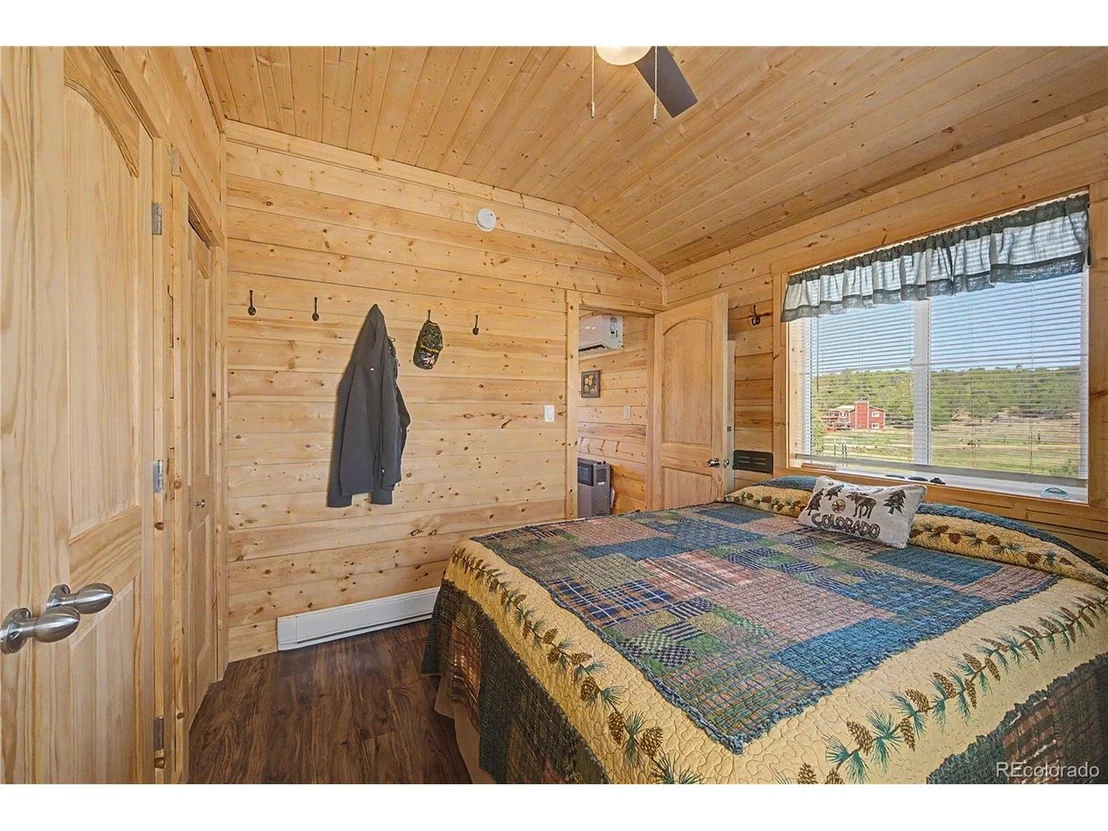 Photo of 612 15th Trl