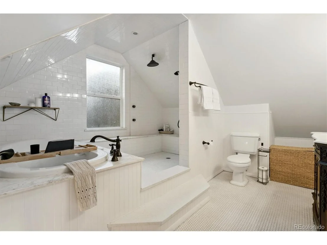 Photo of 1815 W 38th Ave