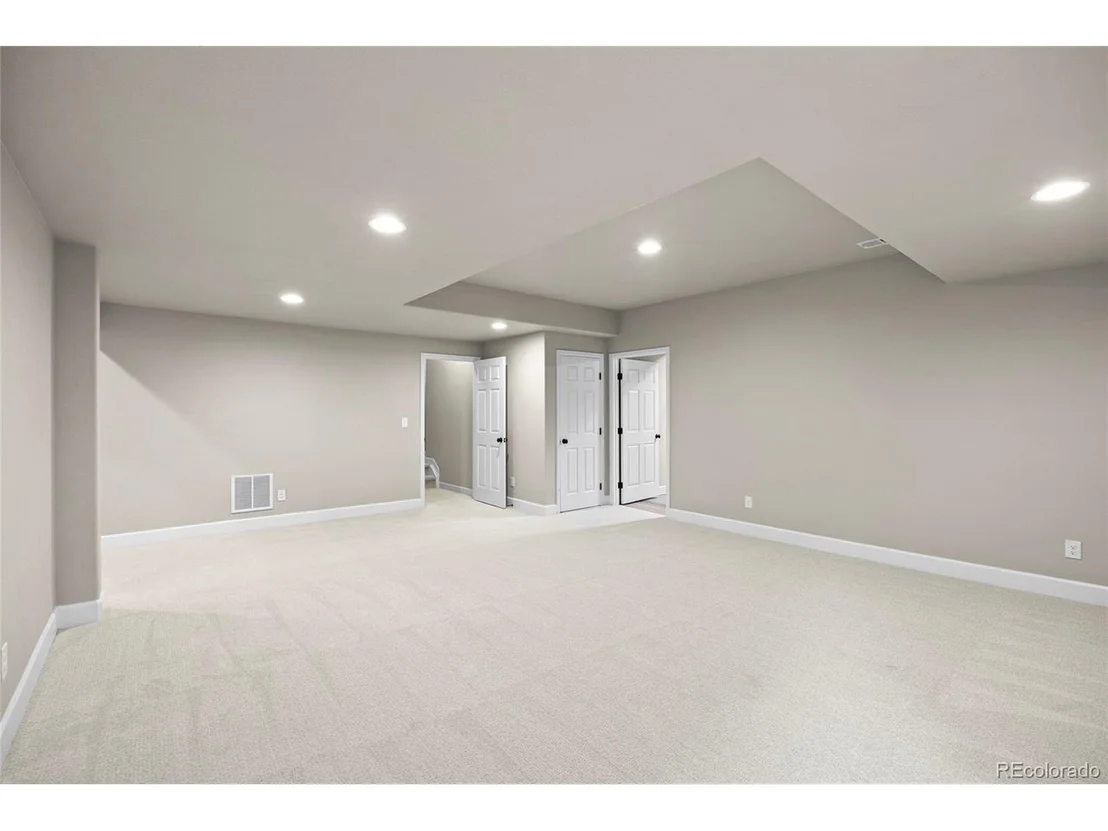 Photo of 7658 Oasis Dr
