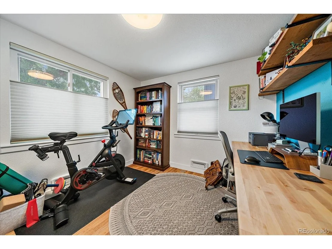 Photo of 5440 Hoyt Dr
