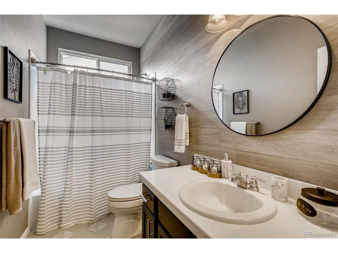 Photo of 6983 Sunburst Ave
