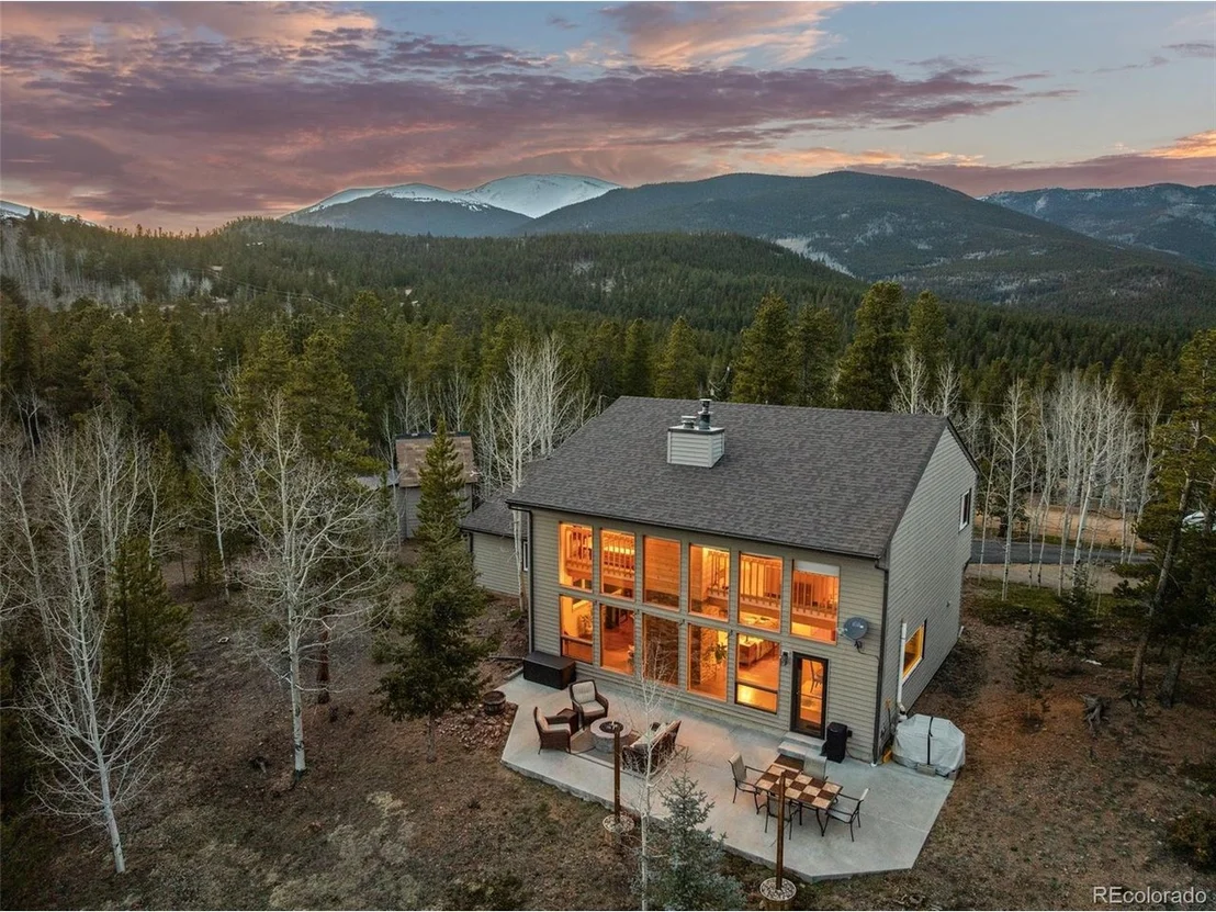 Photo of 381 Highlands Dr
