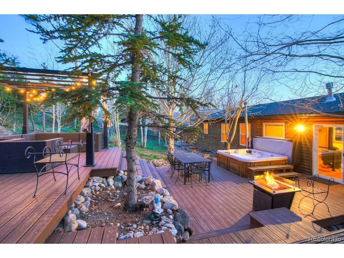 Photo of 379 Hummingbird Cir