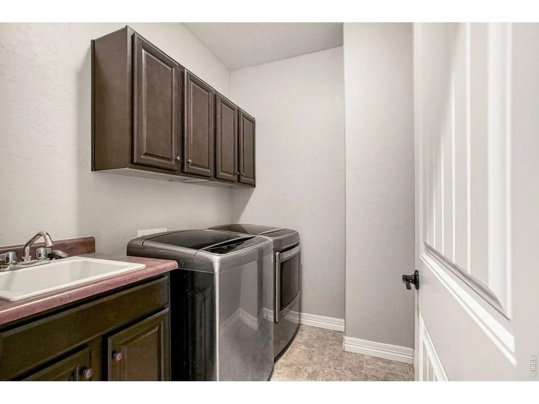 Photo of 7992 Saint St