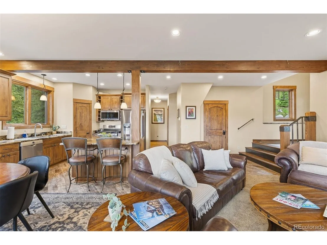 Photo of 861 High Point Dr