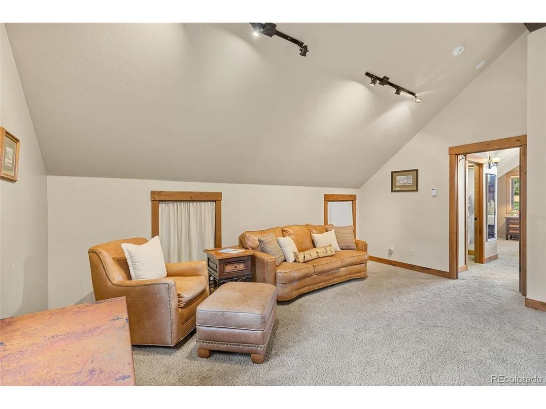 Photo of 861 High Point Dr