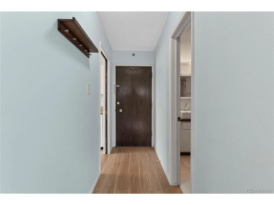 Photo of Unit 404 at 850 20th St