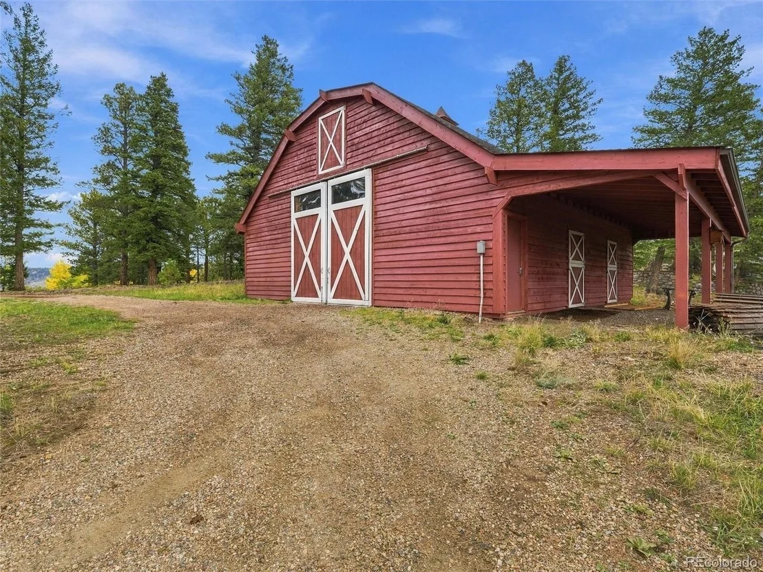 Photo of 35000 Fox Ridge Rd