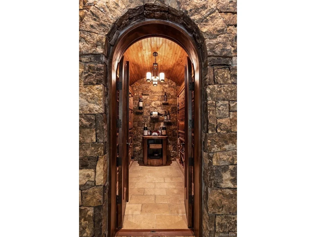 Photo of 345 Peerless Dr