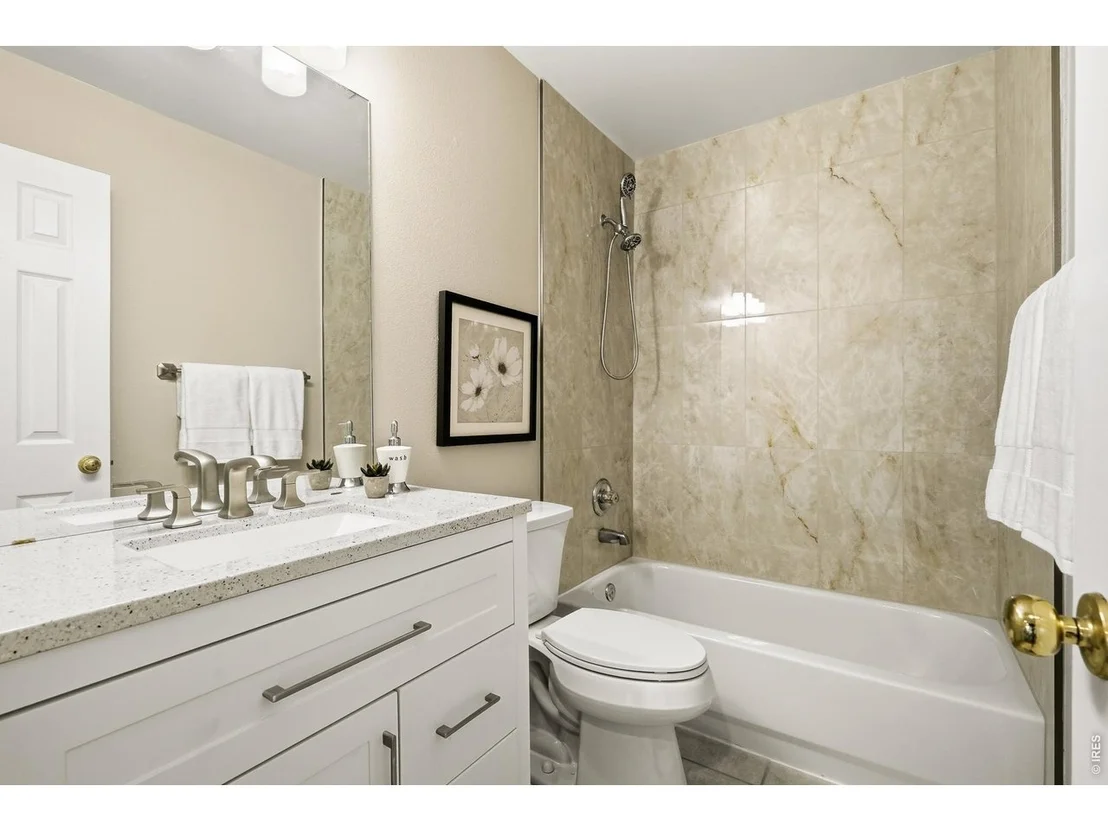 Photo of 478 Eaton Cir