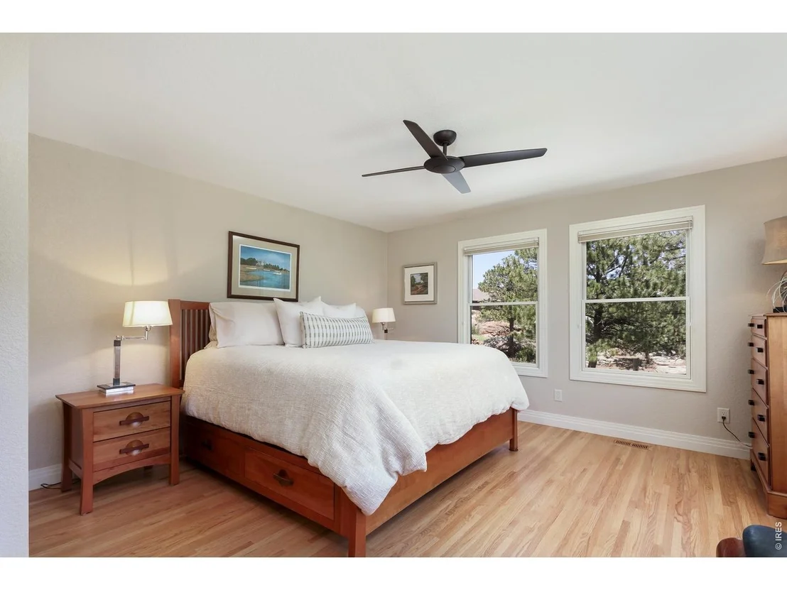 Photo of 300 Colard Ln