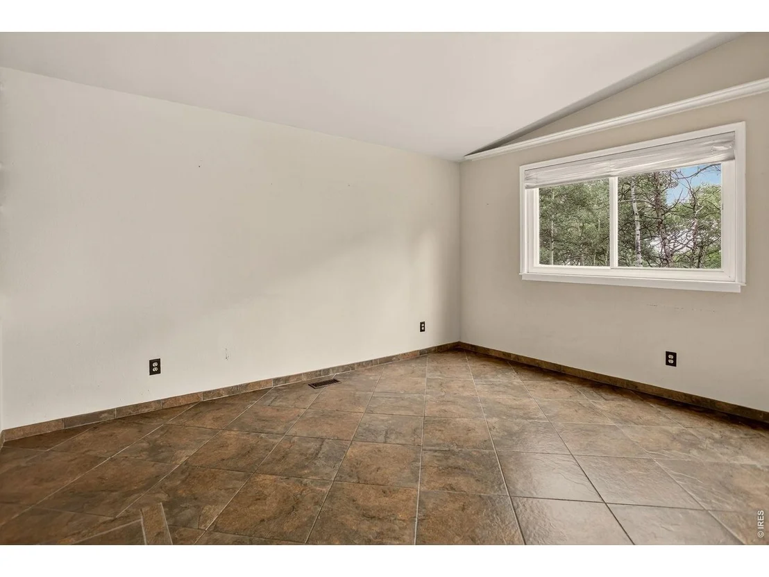 Photo of 233 Deer Cir