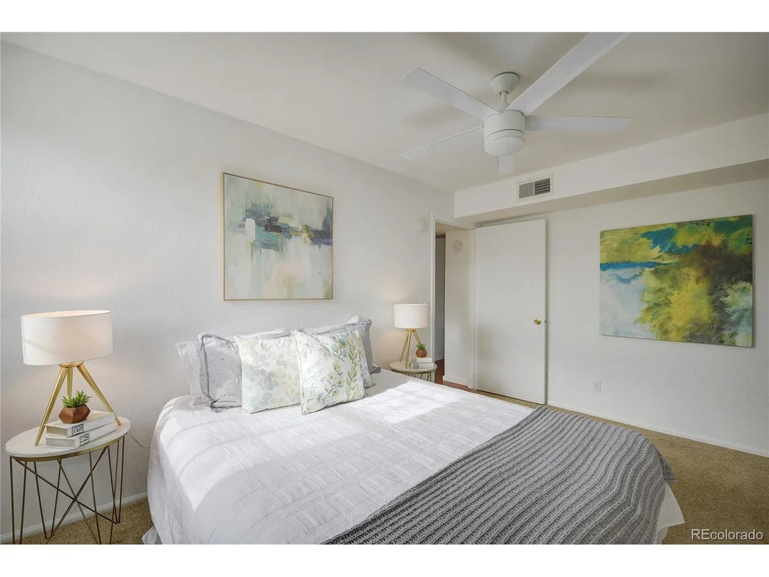 Photo of Unit J35 at 3250 Oneal Cir