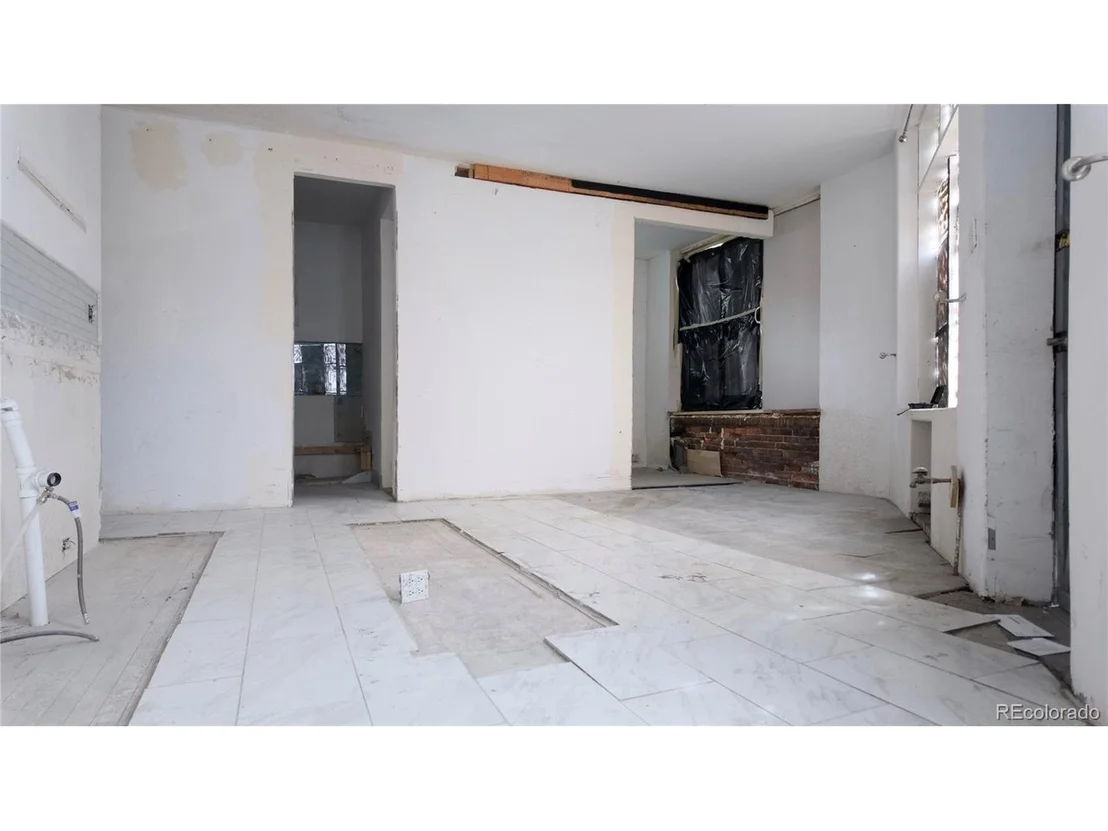 Photo of 2120 N Broadway