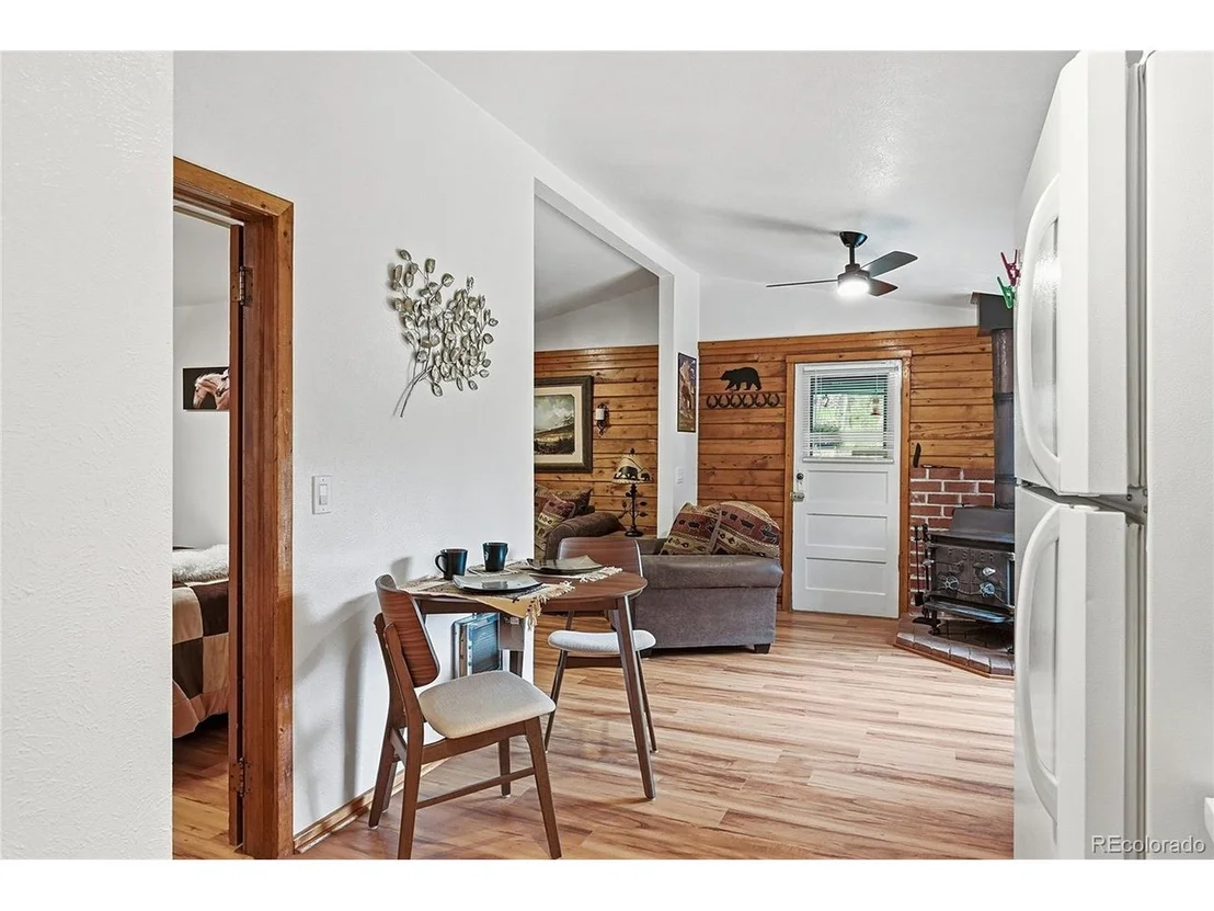 Photo of 464 Long Trail Rd