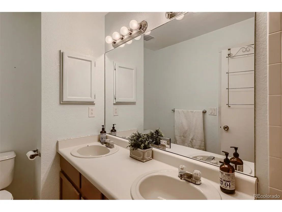 Photo of 4117 W 62nd Pl