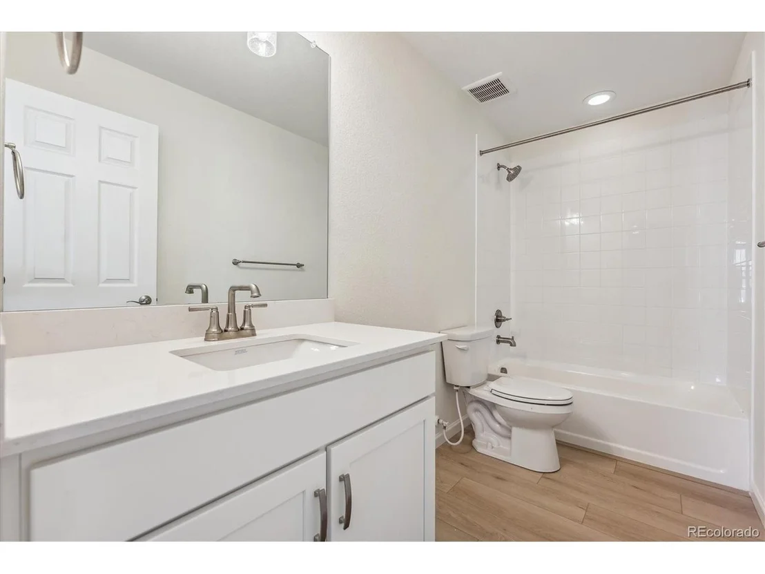Photo of 1140 Colony Dr