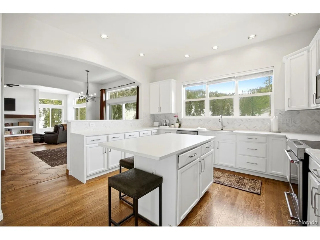 Photo of 7291 Brook Forest Dr