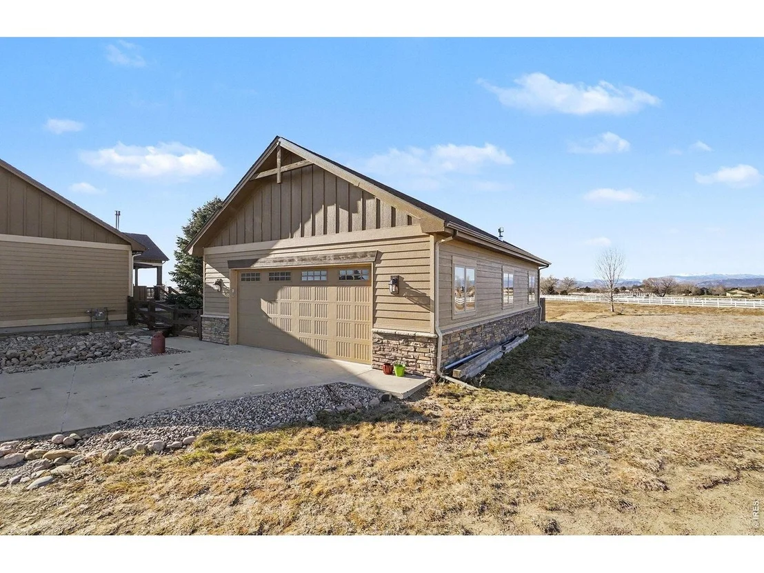 Photo of 39111 Hilltop Cir