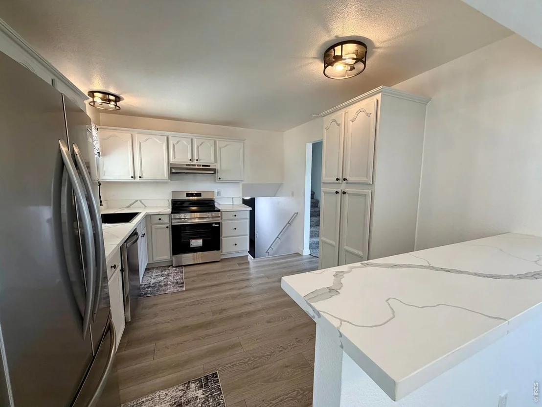 Photo of 4422 W 9th St
