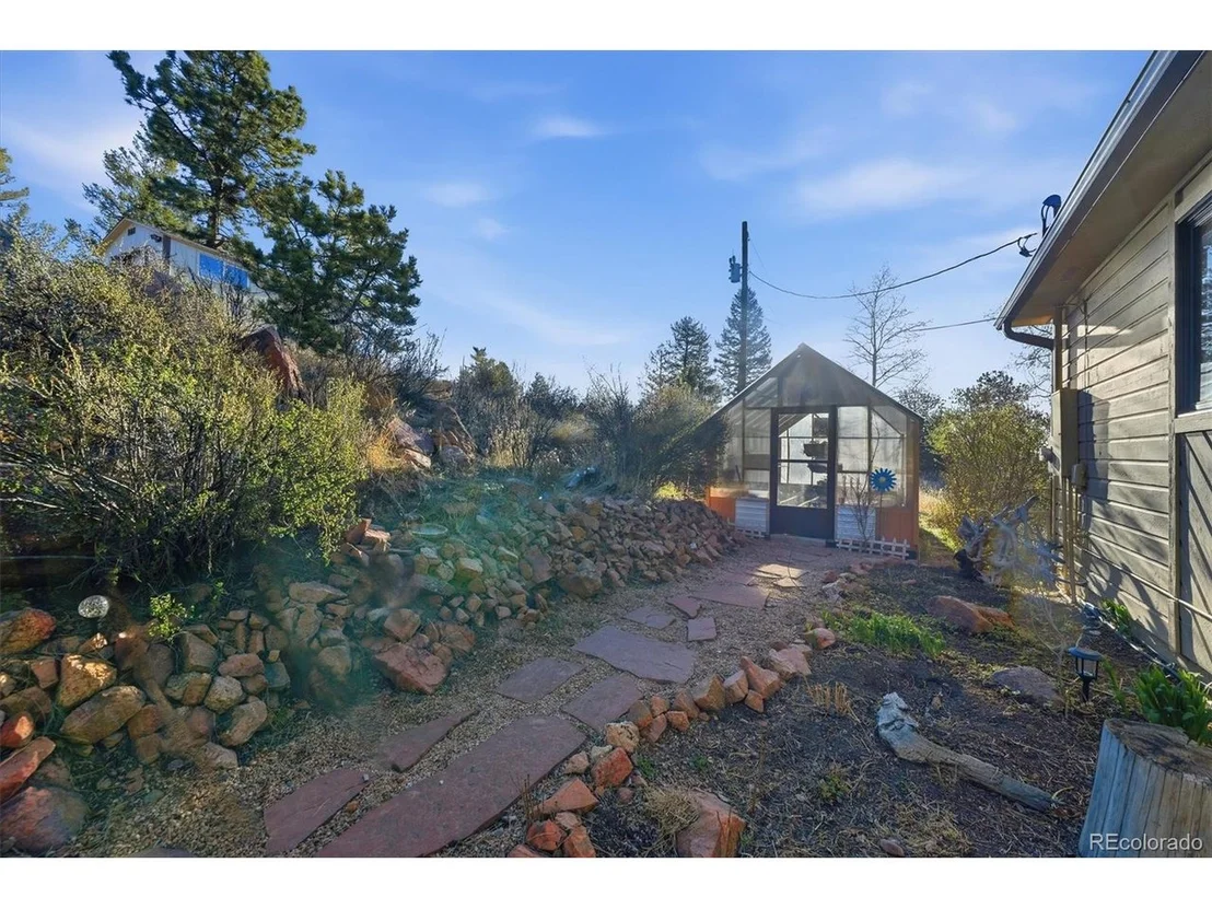Photo of 33799 Warren Rd