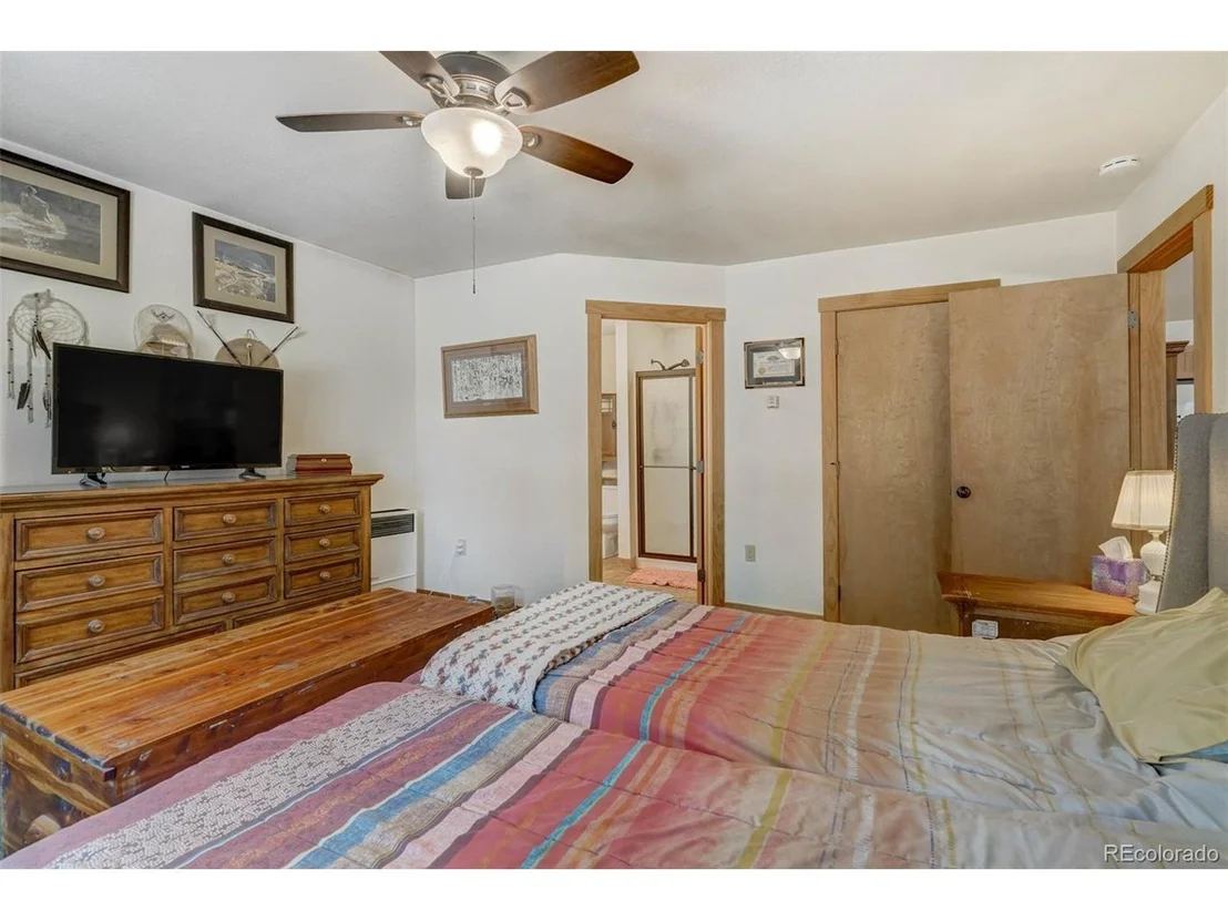 Photo of 453 Castle Mountain Dr