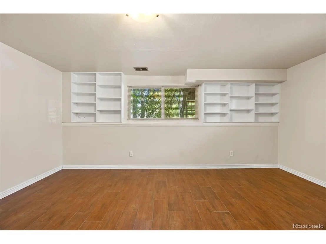 Photo of Unit D at 1325 Bear Mountain Dr