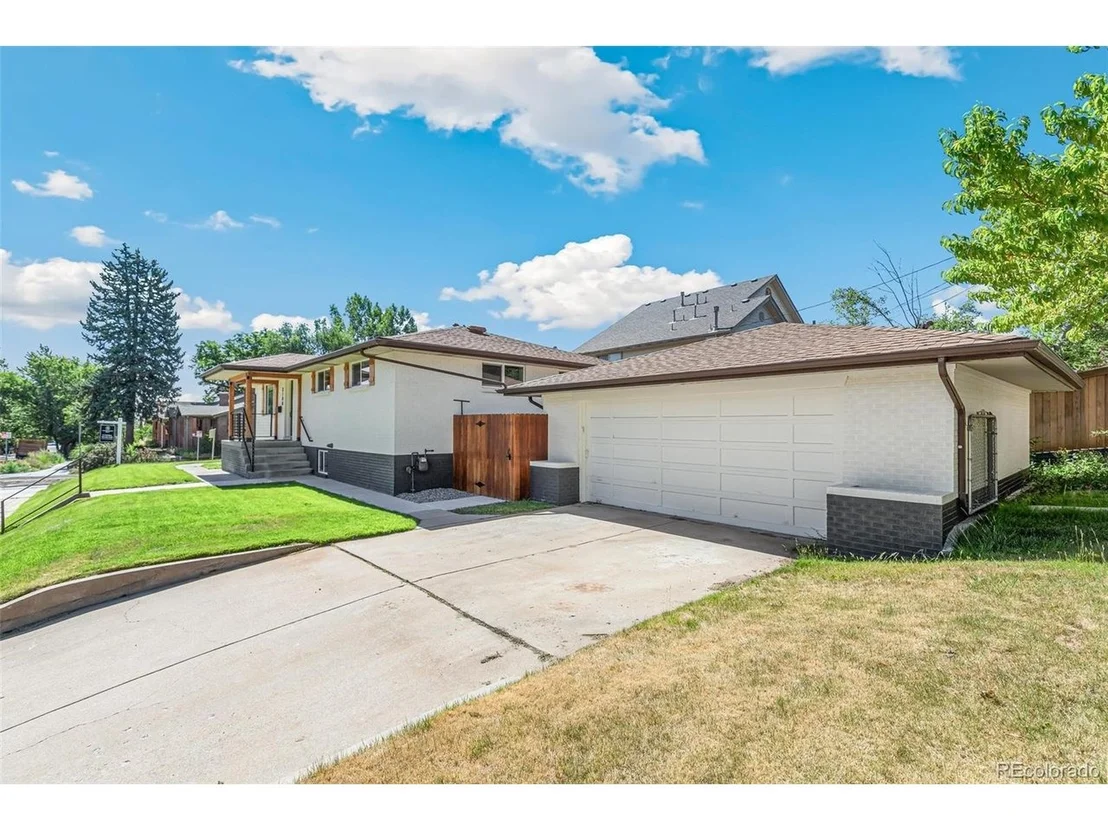 Photo of 3100 W Denver Pl