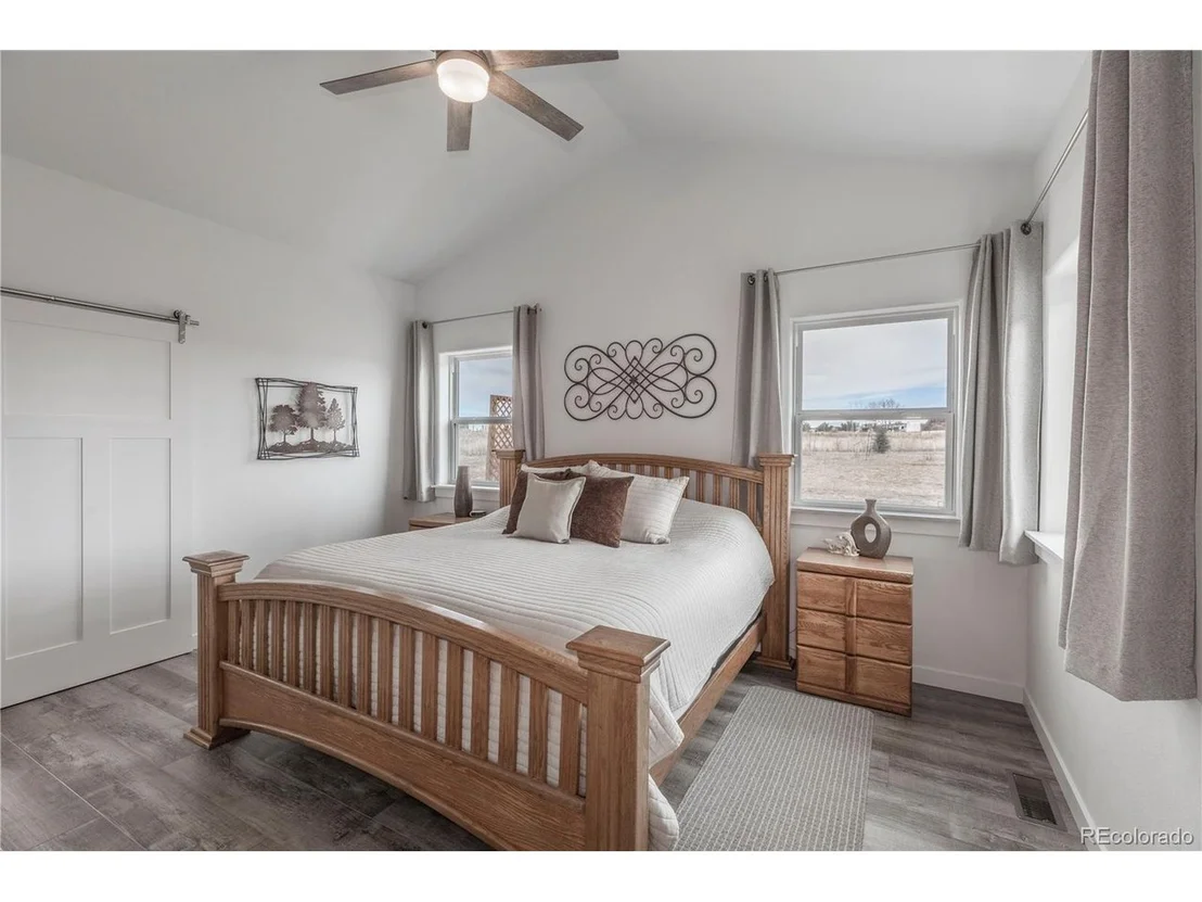 Photo of 6798 Lakeside Cir