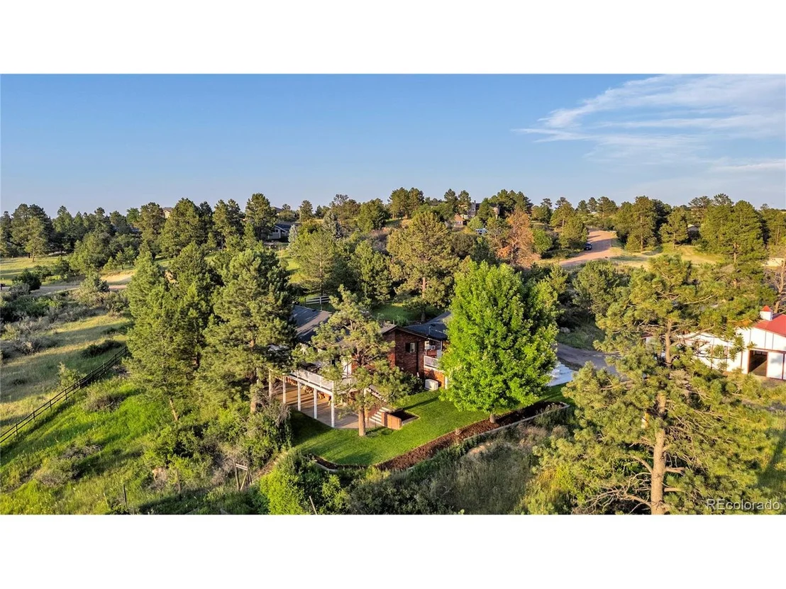 Photo of 6685 Chalet Cir