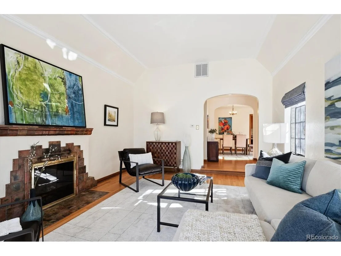 Photo of 2222 Locust St