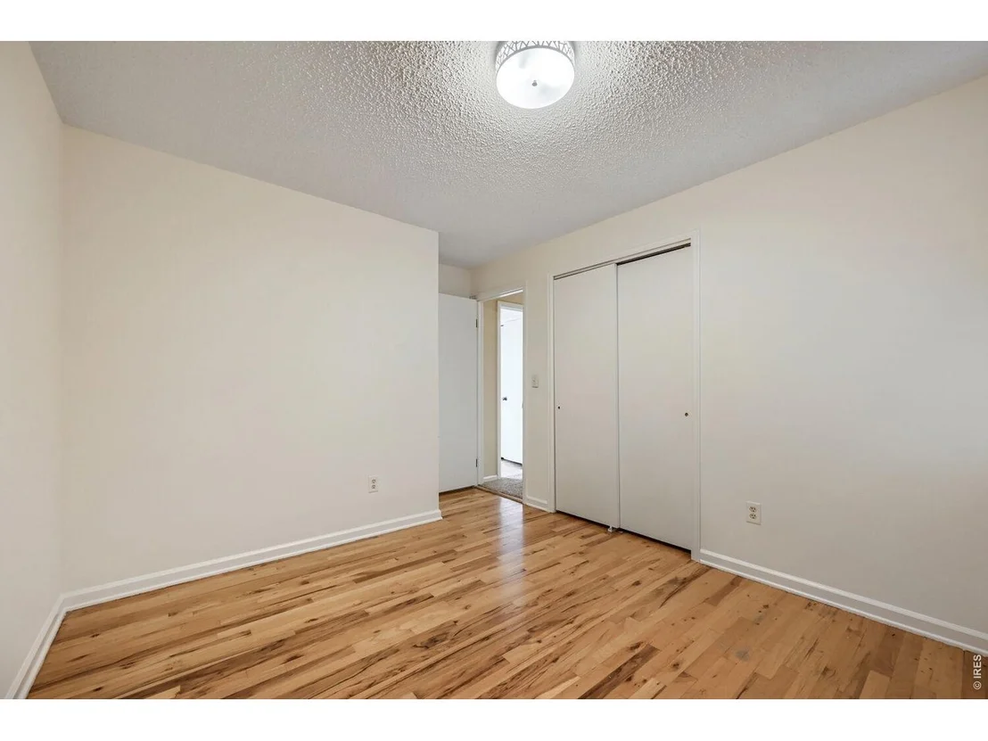 Photo of 4848 Fairlawn Cir