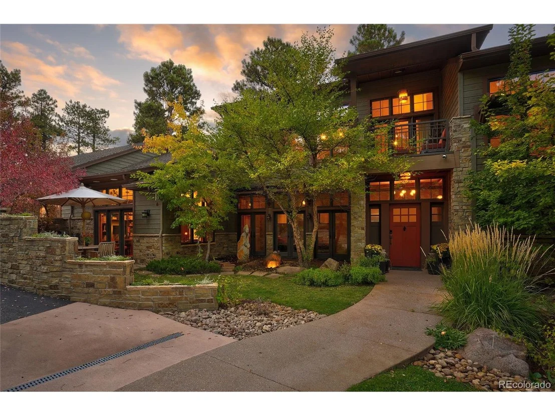 Photo of 25751 Village Cir