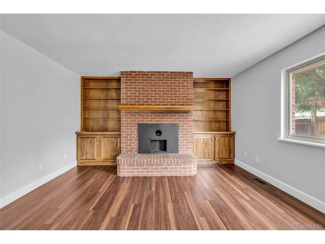 Photo of 3963 W Temple Pl
