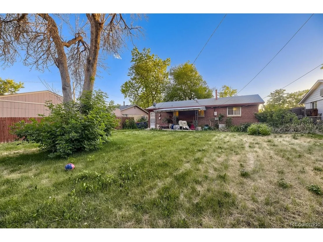 Photo of 7680 James Way