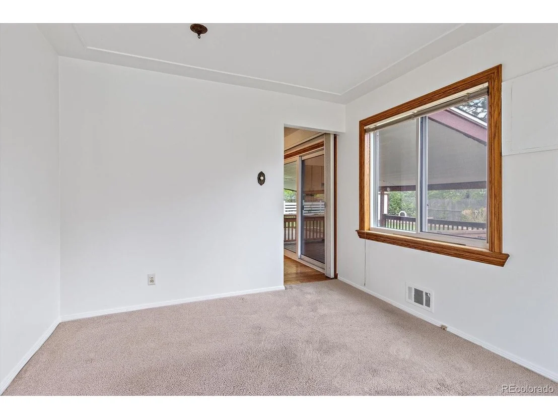 Photo of 3085 Robin Way