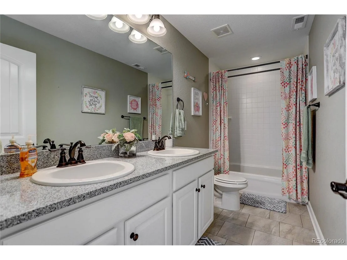 Photo of 15137 Vine Way