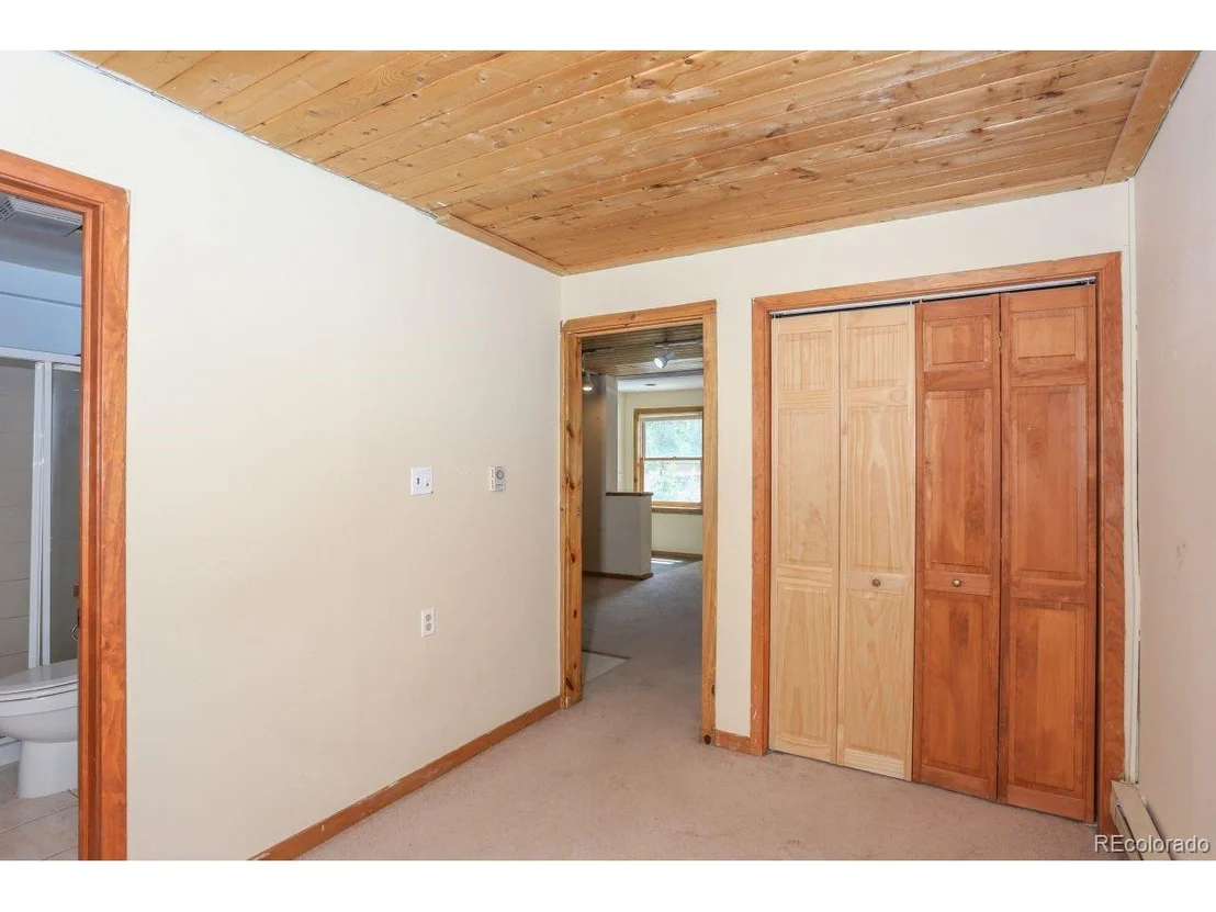 Photo of 390 Crown Dr