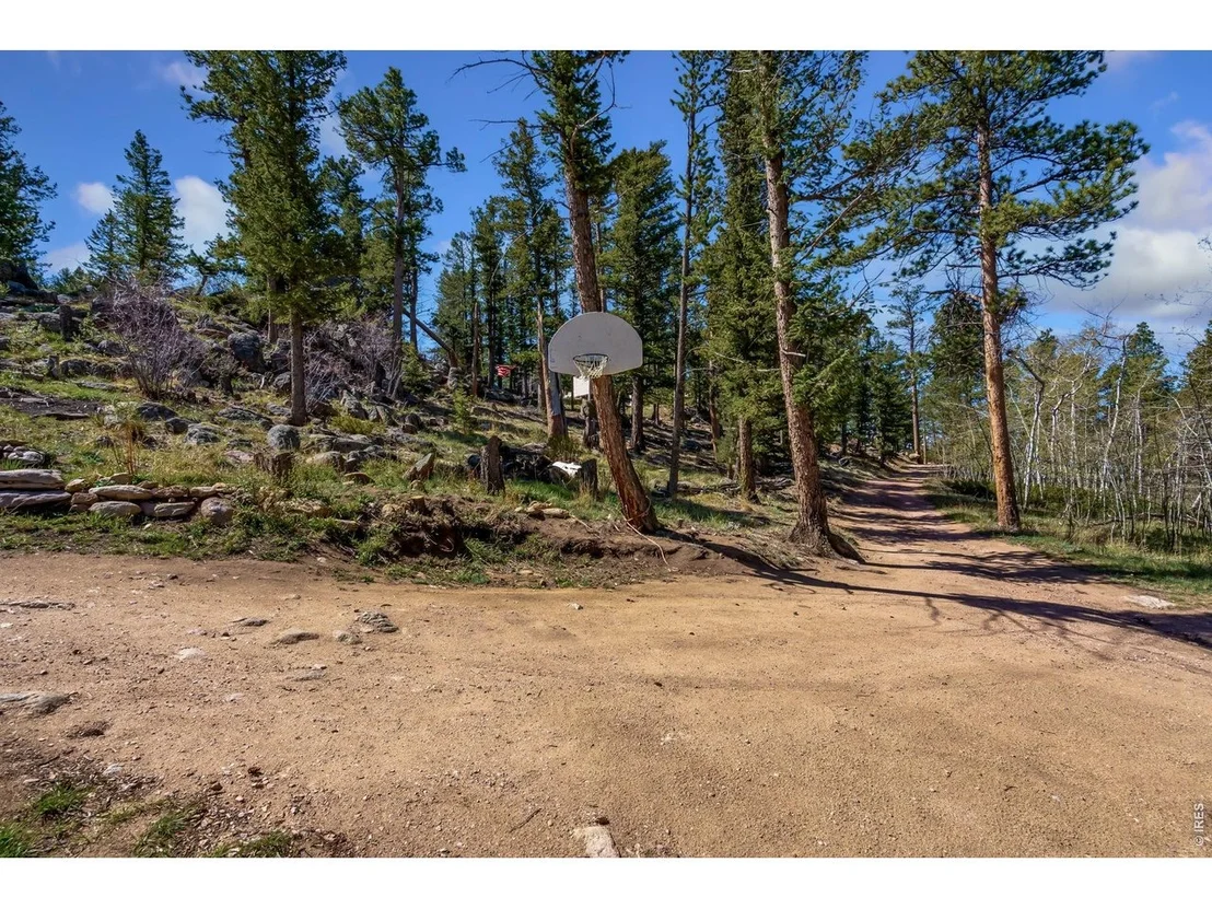 Photo of 151 Columbine Dr
