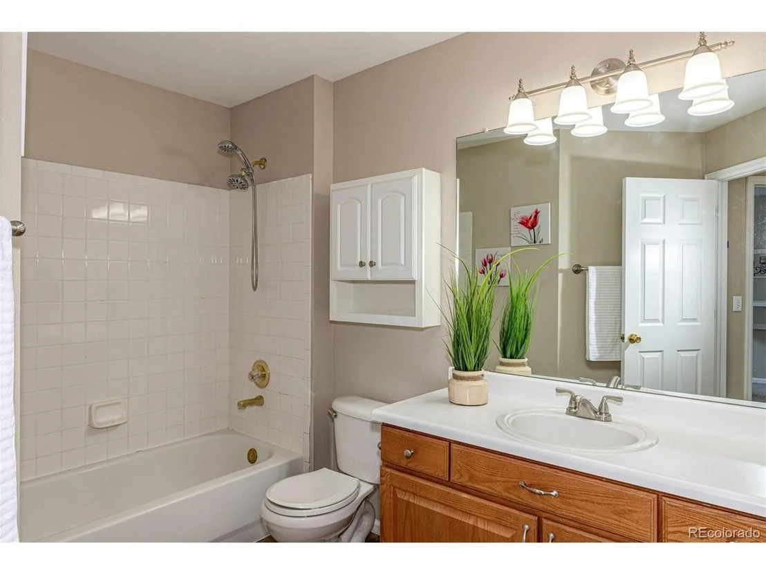 Photo of 2025 Maples Pl